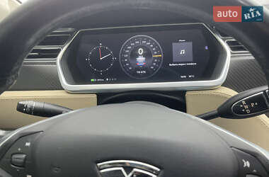 Лифтбек Tesla Model S 2014 в 