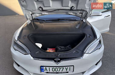 Ліфтбек Tesla Model S 2020 в 