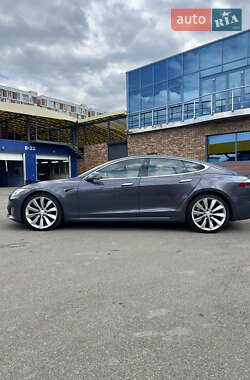 Лифтбек Tesla Model S 2017 в 