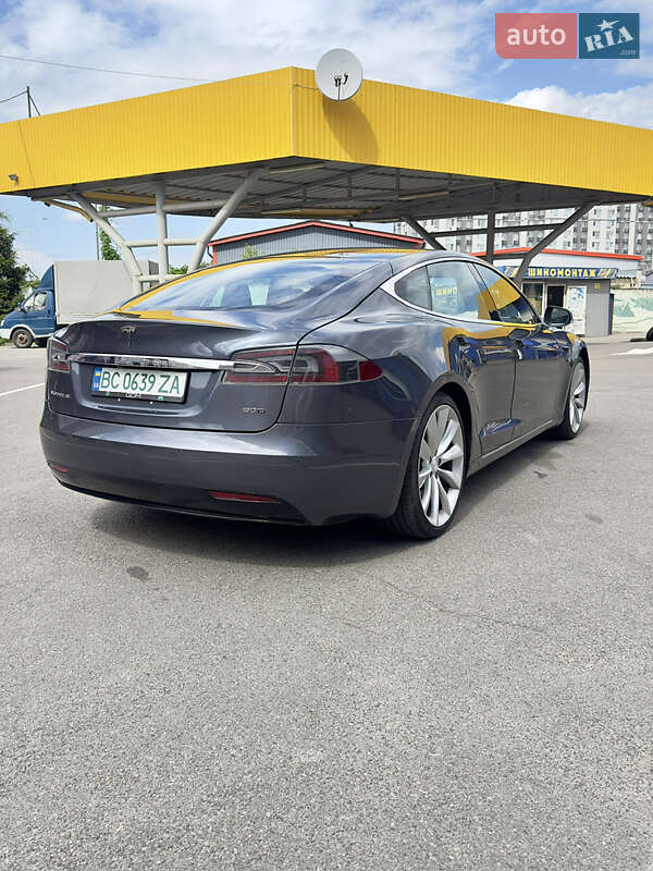 Лифтбек Tesla Model S 2017 в Киеве