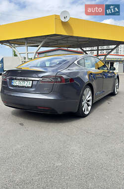 Лифтбек Tesla Model S 2017 в 