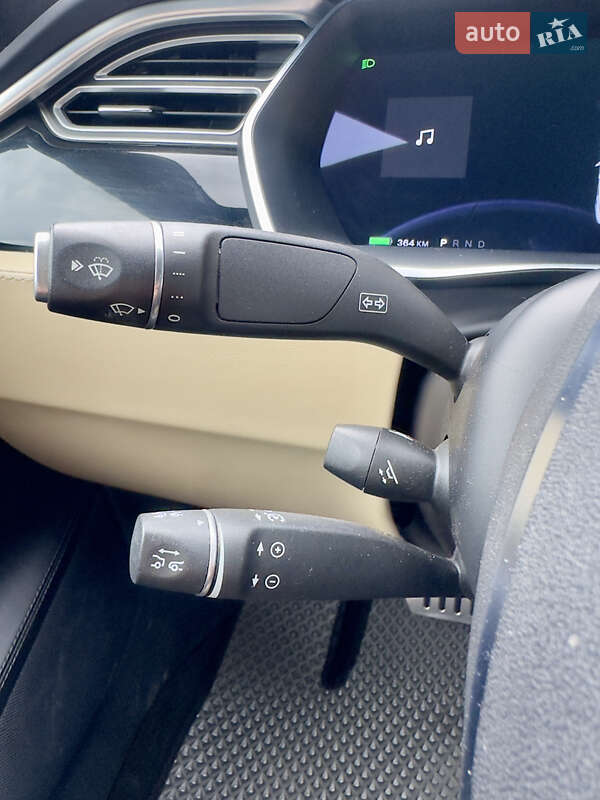 Лифтбек Tesla Model S 2017 в Киеве