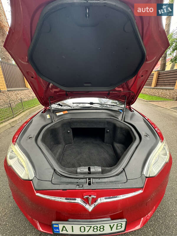 Лифтбек Tesla Model S 2014 в Киеве