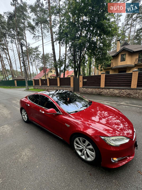 Лифтбек Tesla Model S 2014 в Киеве