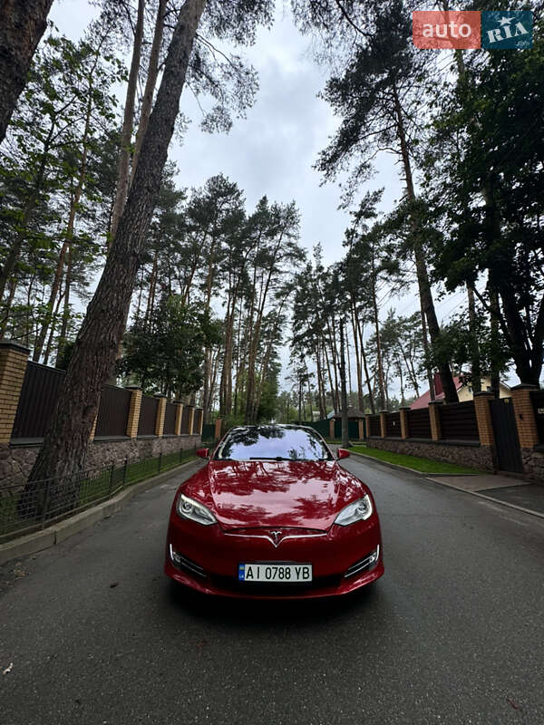 Лифтбек Tesla Model S 2014 в Киеве