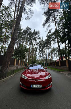 Лифтбек Tesla Model S 2014 в 