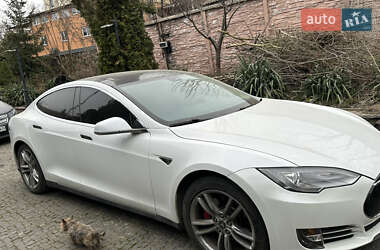 Лифтбек Tesla Model S 2013 в 