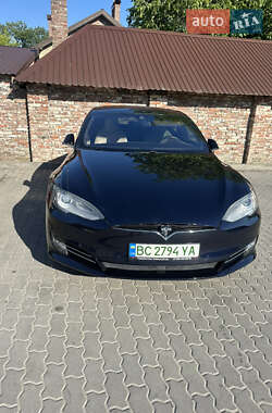 Лифтбек Tesla Model S 2015 в 
