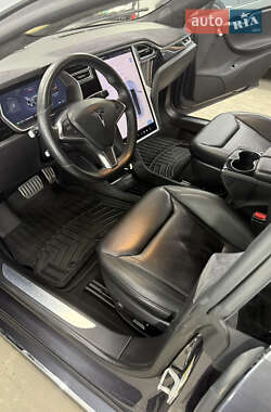 Лифтбек Tesla Model S 2015 в 