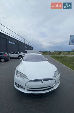 Лифтбек Tesla Model S 2014 в 