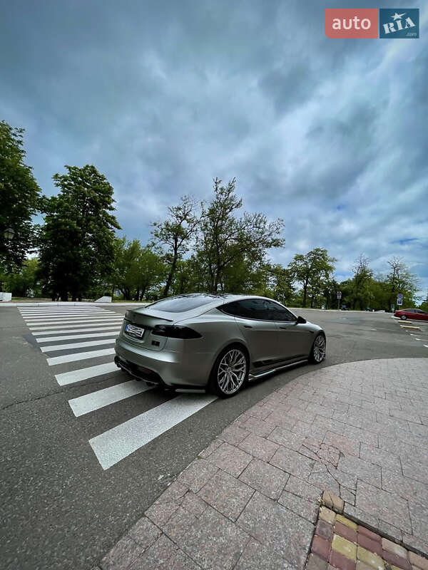 Лифтбек Tesla Model S 2021 в Одессе