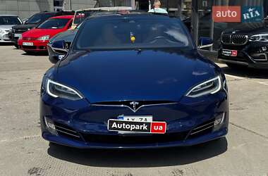 Лифтбек Tesla Model S 2016 в 