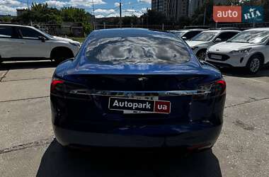 Лифтбек Tesla Model S 2016 в 