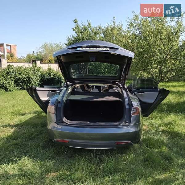 Лифтбек Tesla Model S 2014 в Ивано-Франковске