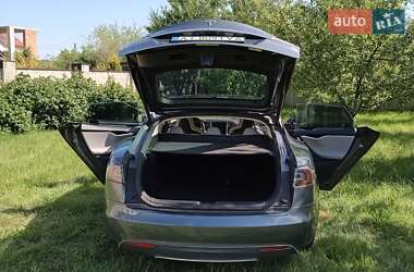 Лифтбек Tesla Model S 2014 в 