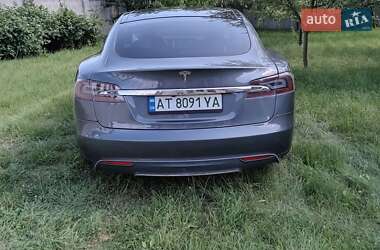 Лифтбек Tesla Model S 2014 в 