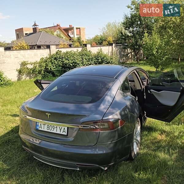 Лифтбек Tesla Model S 2014 в Ивано-Франковске