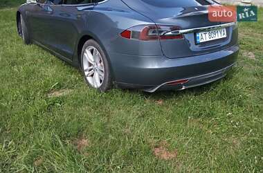 Лифтбек Tesla Model S 2014 в 