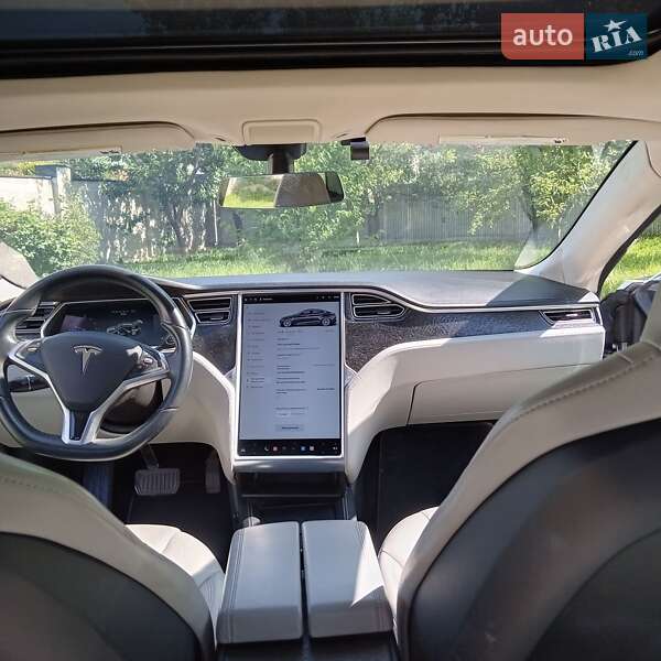 Лифтбек Tesla Model S 2014 в Ивано-Франковске