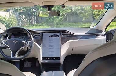 Лифтбек Tesla Model S 2014 в 