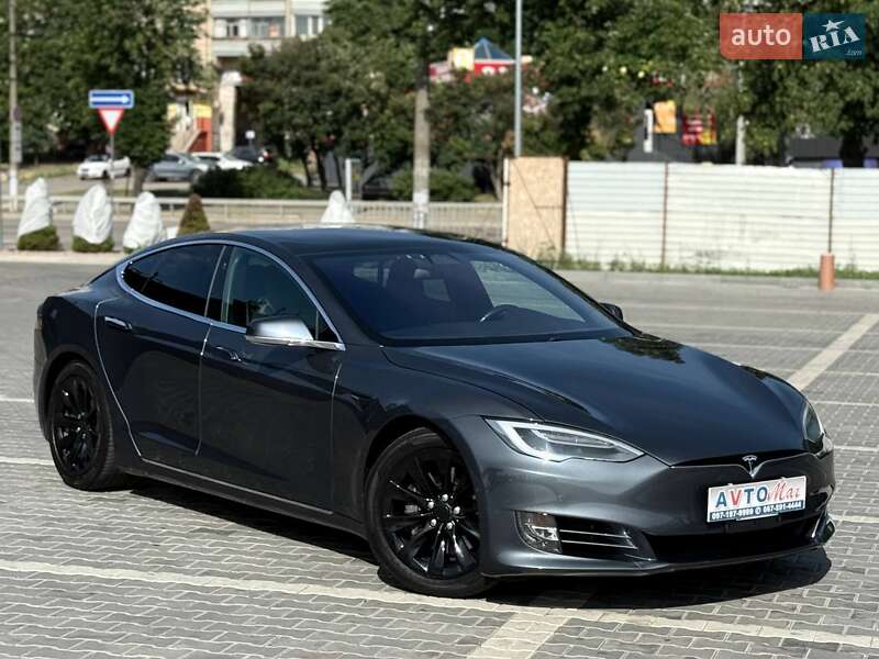 Лифтбек Tesla Model S 2017 в Кривом Роге