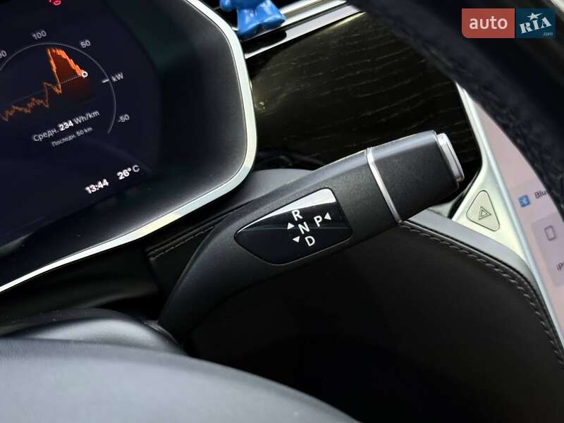 Лифтбек Tesla Model S 2017 в Кривом Роге