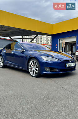 Лифтбек Tesla Model S 2019 в 