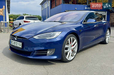 Лифтбек Tesla Model S 2019 в 