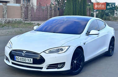 Лифтбек Tesla Model S 2016 в 