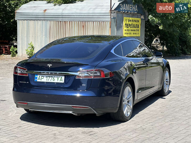 Лифтбек Tesla Model S 2013 в Запорожье