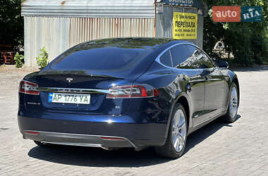 Лифтбек Tesla Model S 2013 в 
