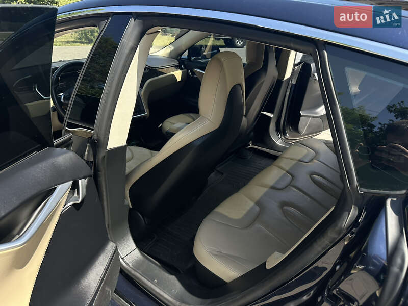 Лифтбек Tesla Model S 2013 в Запорожье