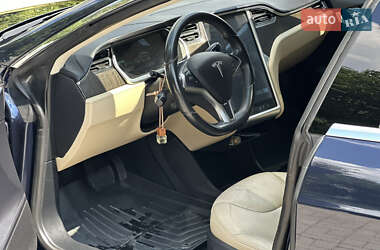 Лифтбек Tesla Model S 2013 в 