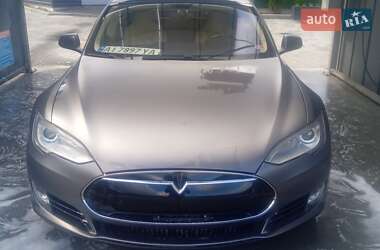 Лифтбек Tesla Model S 2014 в Фастове