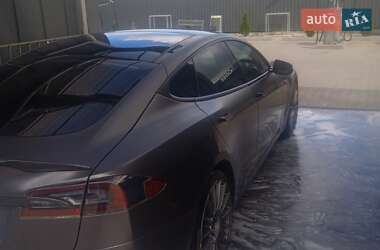 Лифтбек Tesla Model S 2014 в 