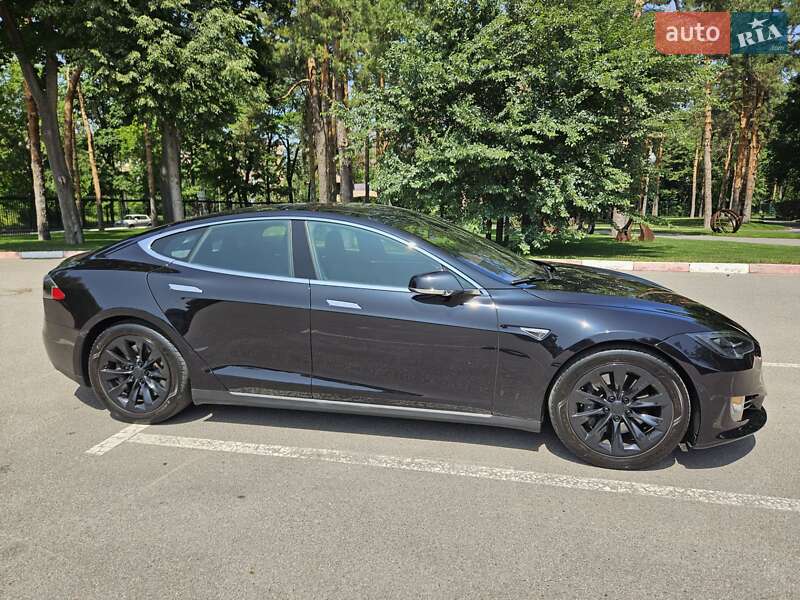 Лифтбек Tesla Model S 2015 в Харькове