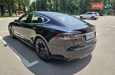 Лифтбек Tesla Model S 2015 в 