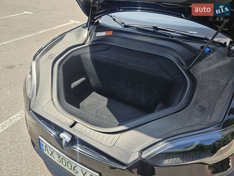 Лифтбек Tesla Model S 2015 в Харькове