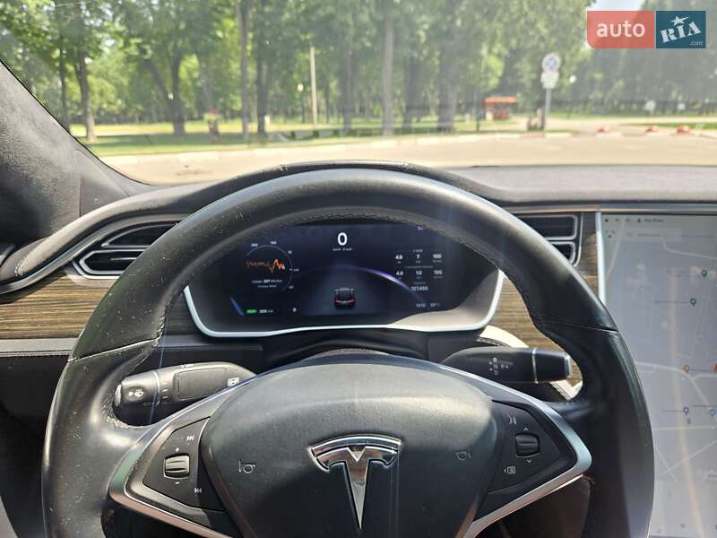 Лифтбек Tesla Model S 2015 в Харькове