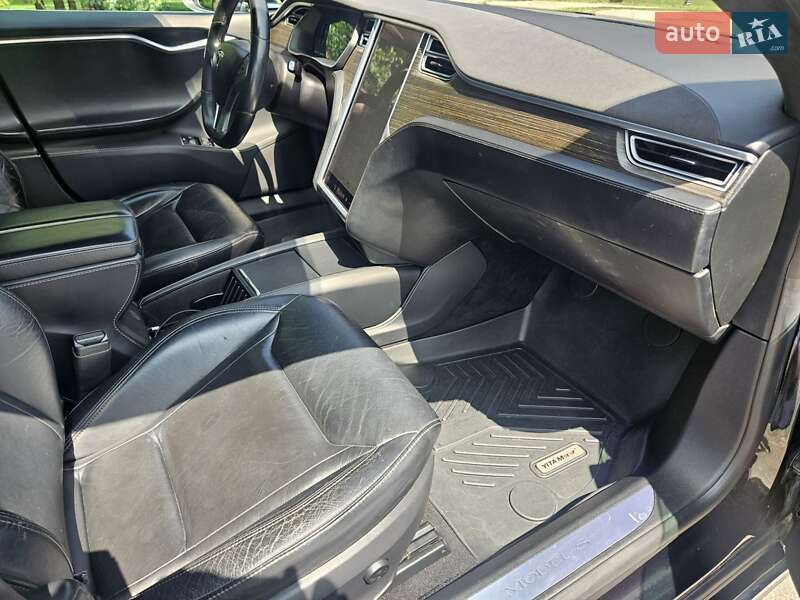 Лифтбек Tesla Model S 2015 в Харькове