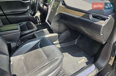 Лифтбек Tesla Model S 2015 в 