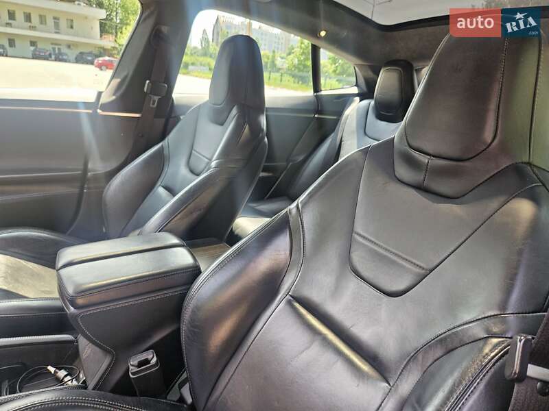 Лифтбек Tesla Model S 2015 в Харькове