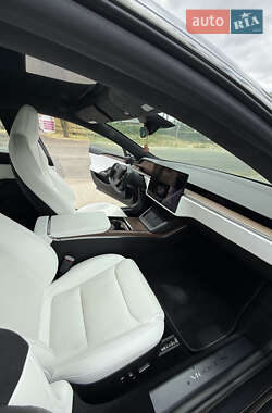 Лифтбек Tesla Model S 2022 в 