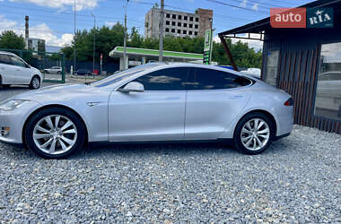 Лифтбек Tesla Model S 2015 в 