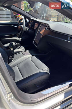 Лифтбек Tesla Model S 2018 в 