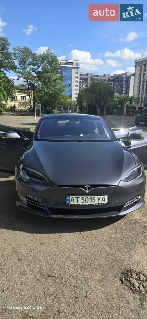 Авто з Норвегії. Було ДТП , отримала у заднє ліве крило. Професійно та дорого відремонтовано. Прошито Українську навігацію, куплений автопілот. Керування за допомогою мобільного.