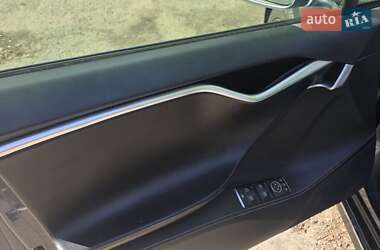 Лифтбек Tesla Model S 2017 в Ивано-Франковске