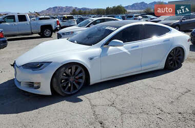 Ліфтбек Tesla Model S 2016 в Одесі