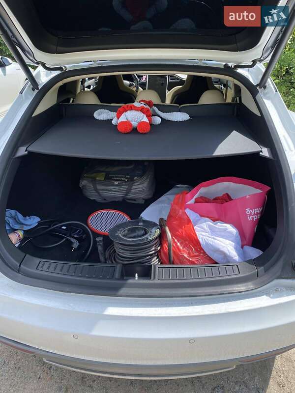 Лифтбек Tesla Model S 2014 в Харькове