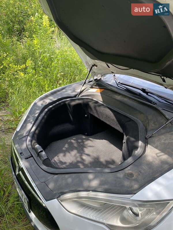 Лифтбек Tesla Model S 2014 в Харькове